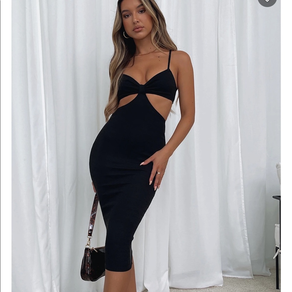 Level headed midi dress in black